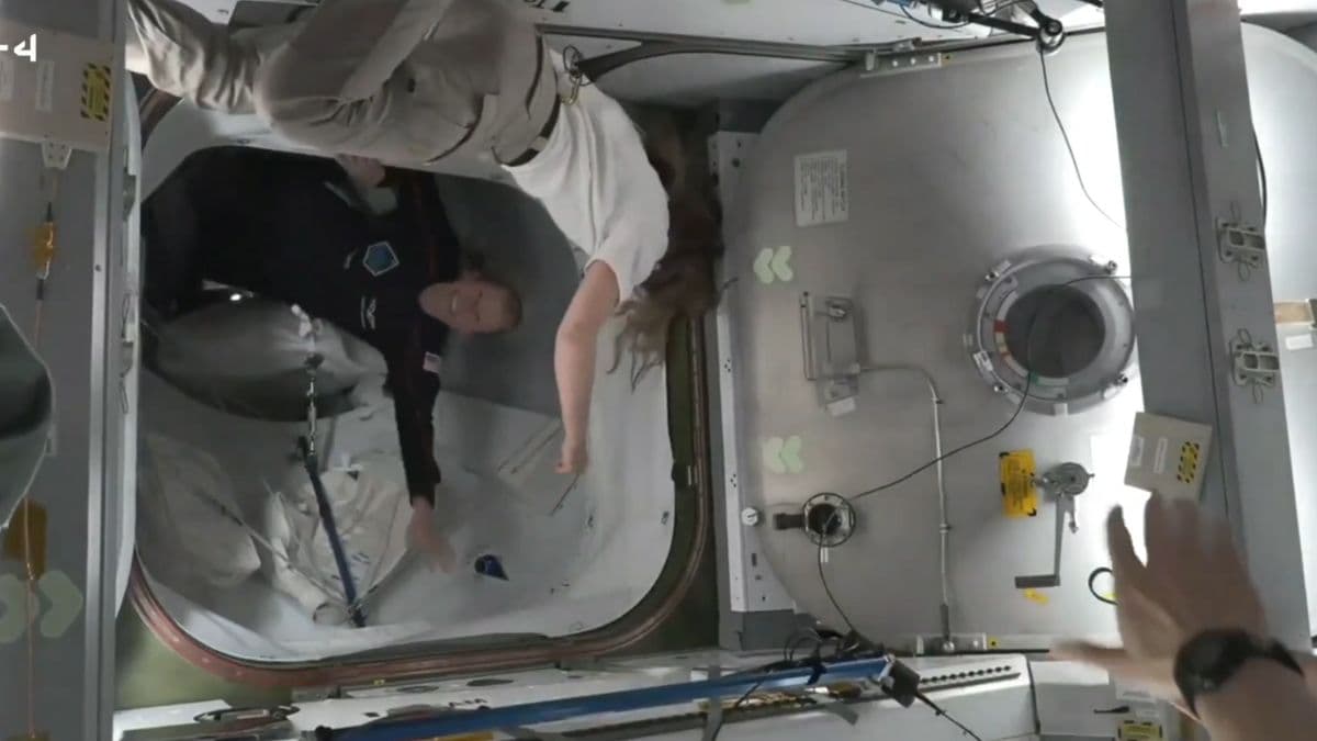 स्पेस स्टेशन से धरती के लिए रवाना हुए शुभांशु शुक्ला, SpaceX ड्रैगन में कुल 4 अंतरिक्ष यात्री
