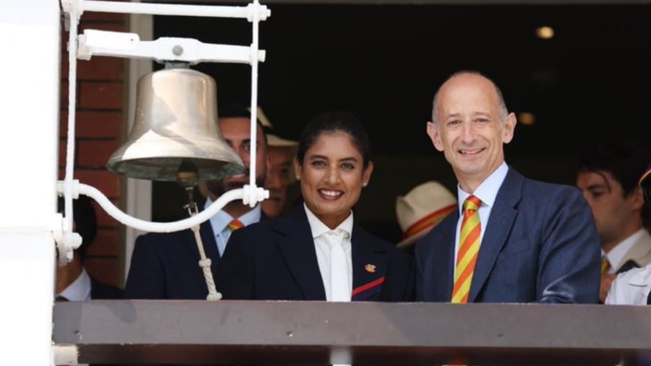 IND vs ENG: लॉर्ड्स टेस्ट के चौथे दिन दिखा शानदार नजारा, दिग्गज मिताली राज को मिला बड़ा सम्मान