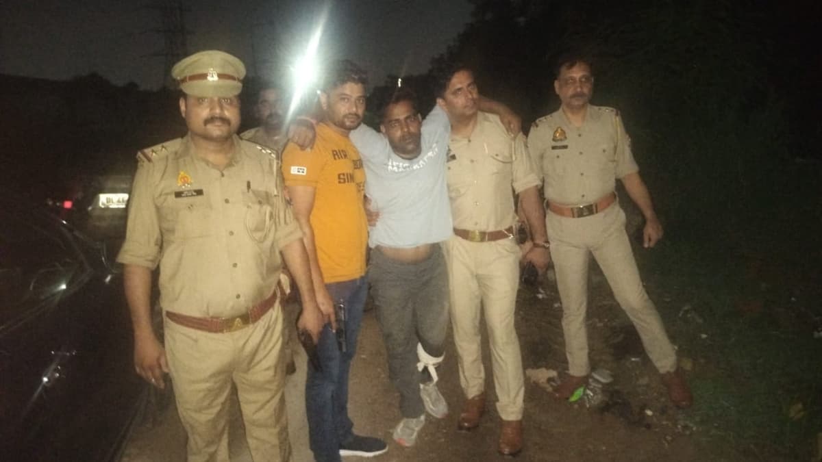 Noida News: नोएडा में एनकाउंटर, बाल-बाल बचे थाना प्रभारी, होंडा सिटी के अंदर से हुई तोबड़तोड़ फायरिंग