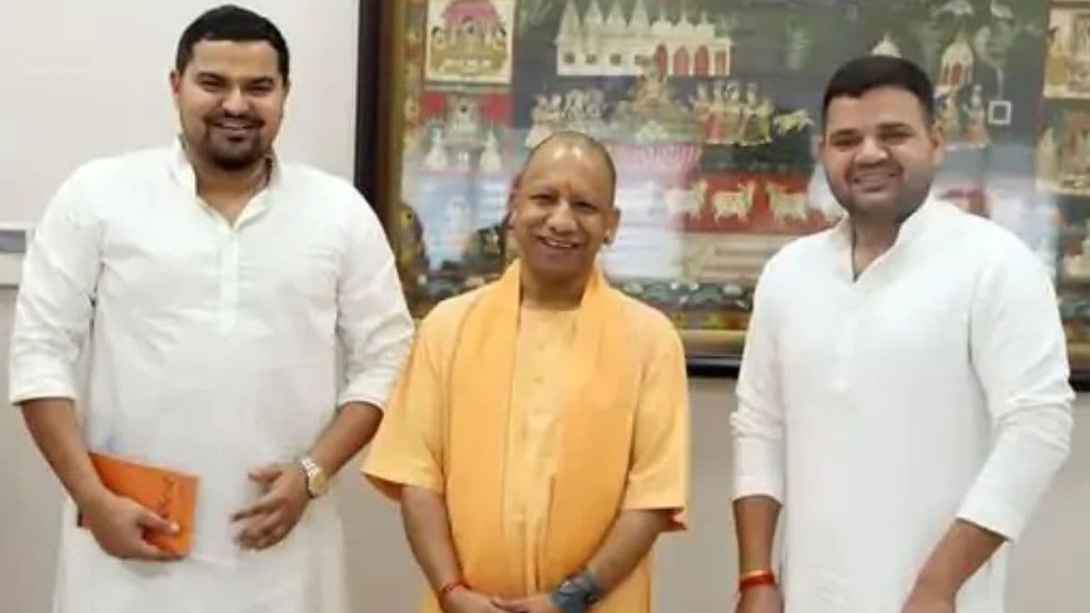 बृजभूषण शरण सिंह के दोनों बेटों ने CM योगी से की मुलाकात, मंत्रिमंडल में शामिल होने की चर्चाएं तेज