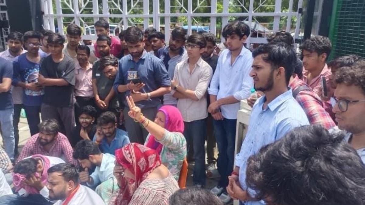Suicide News Sharda Protest