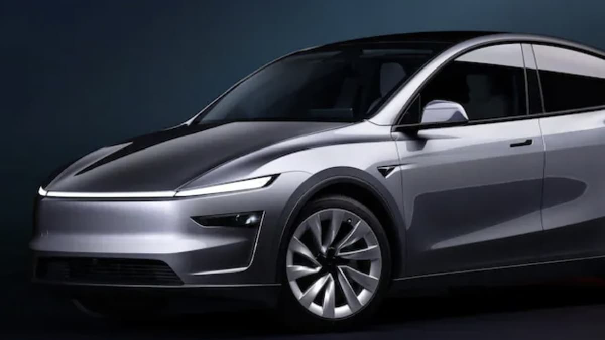 Tesla की पहली इलेक्ट्रिक कार हुई लॉन्च, मुंबई में इस जगह खुला पहला शोरूम