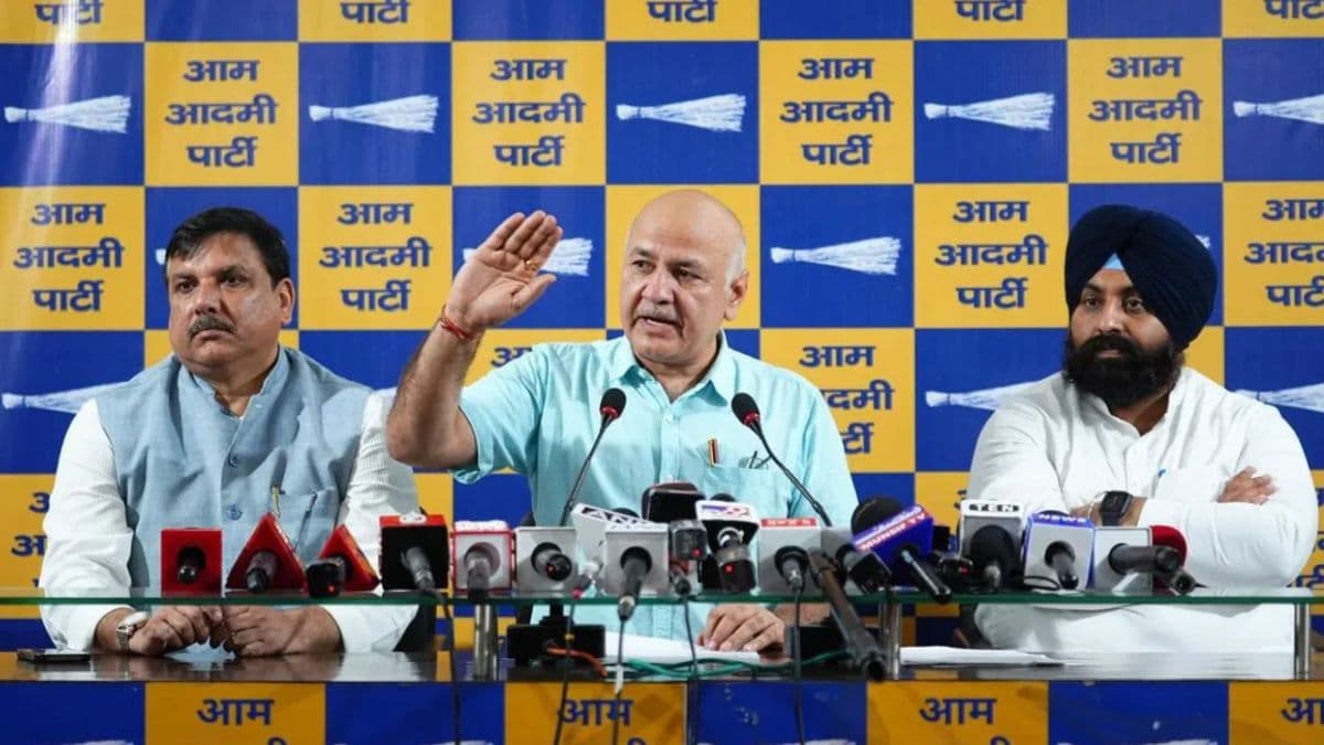 AAP नेता मनीष सिसोदिया का कांग्रेस-बीजेपी पर बड़ा हमला, भारत की खंडहर शिक्षा व्यवस्था के लिए दोनों जिम्मेदार