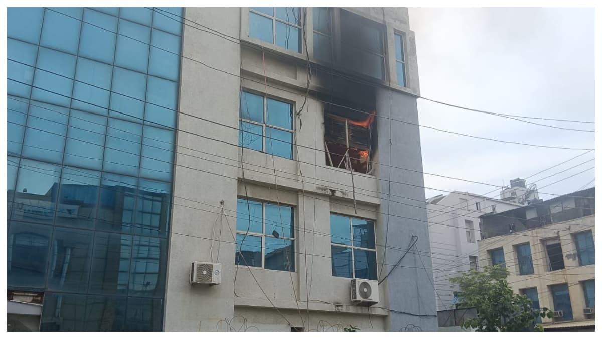 fire in noida
