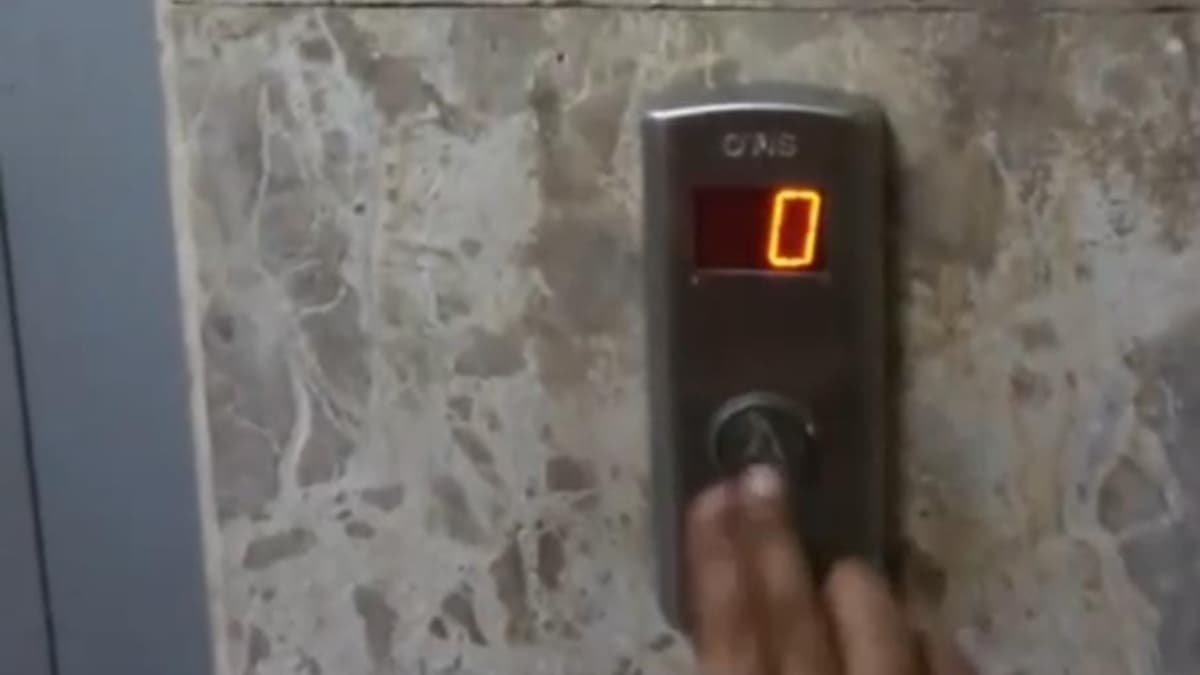 ग्रेटर नोएडा वेस्ट की किस सोसायटी में आधी रात बंद हुई लिफ्ट, 19 मंजिला इमारत में रहना बना मुसीबत
