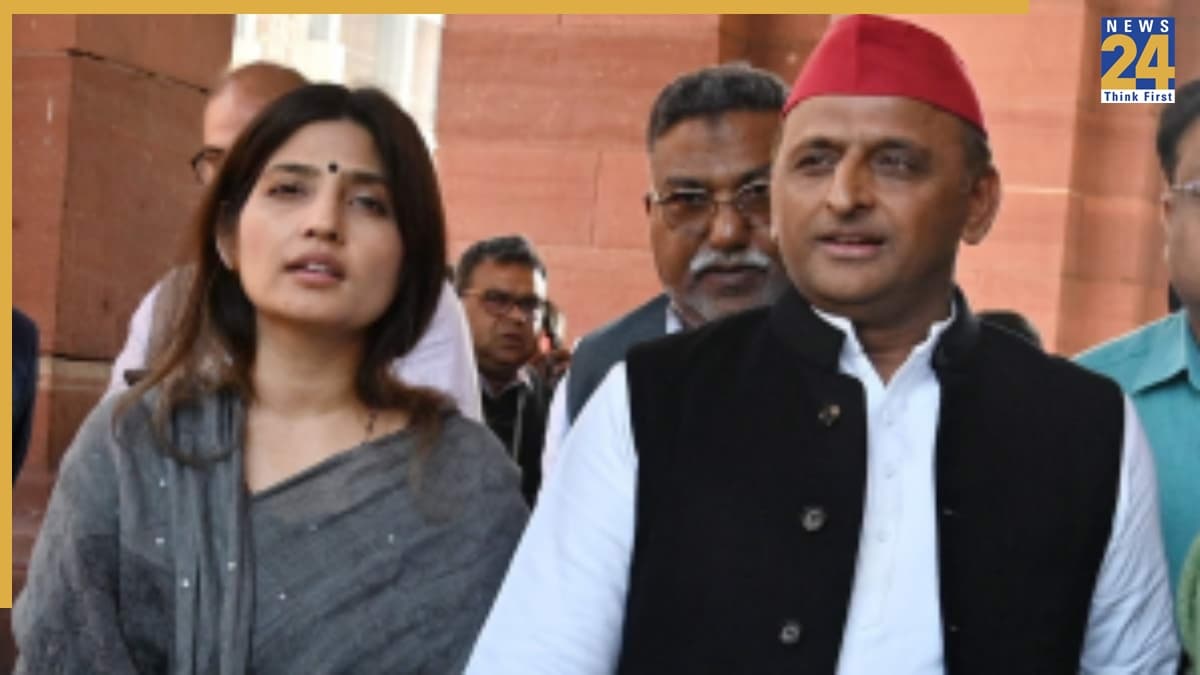 डिंपल यादव पर अभद्र टिप्पणी मामले में बढ़ीं मौलाना की मुश्किलें, नोएडा की जिला अदालत ने दिया बड़ा आदेश