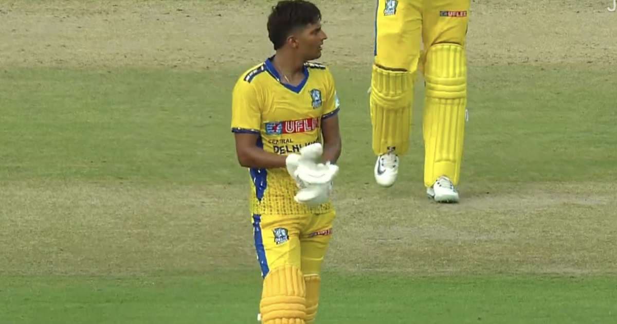IPL 2025 में रहा अनसोल्ड, अब DPL में 22 साल के बल्लेबाज ने ठोका तूफानी शतक, 15 बाउंड्री जड़कर मचाया तहलका