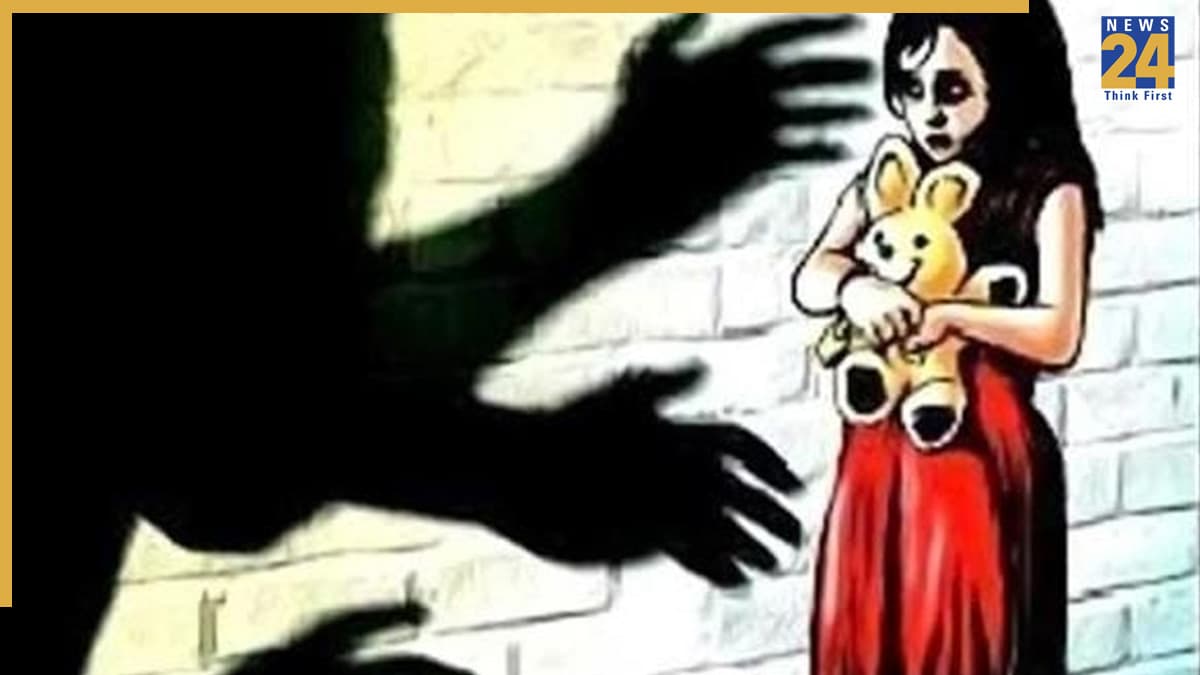 'तीन लड़कों ने मुझे घर में खींचा, 3 घंटे तक नहीं छोड़ा', बस्ती की पीड़ित लड़की ने सुनाई आपबीती