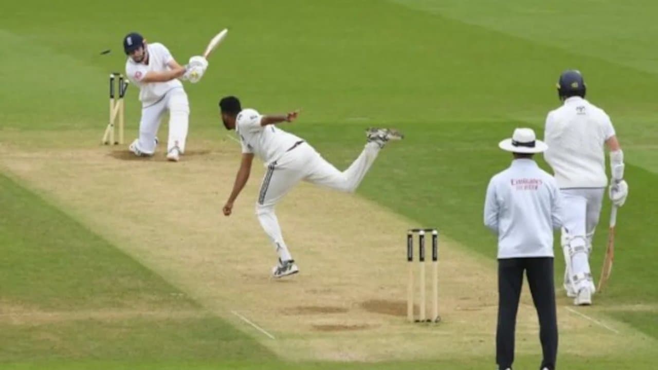 Mohammed Siraj and kumar dharmasena
