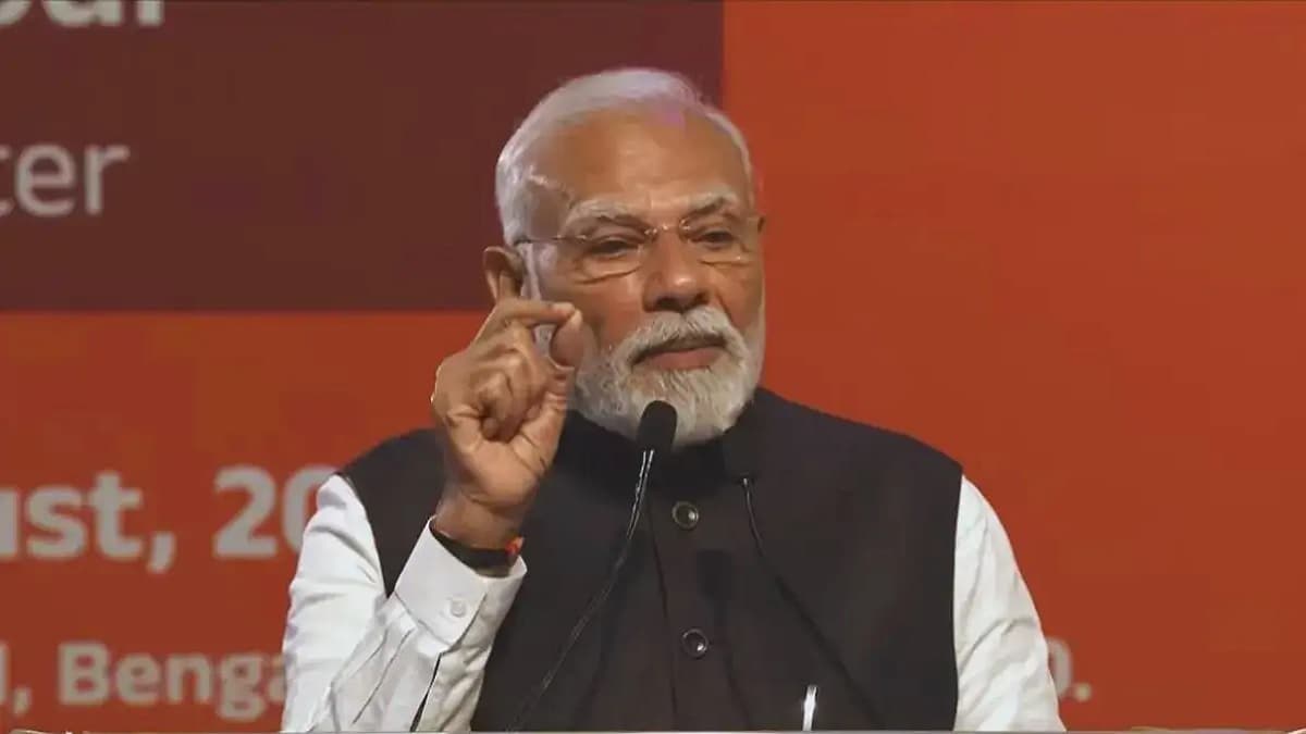 'पाकिस्तान को कुछ ही घंटों में घुटनों पर लाया गया', पीएम मोदी बोले- टेक्नोलॉजी और डिफेंस मेक इन इंडिया की ताकत