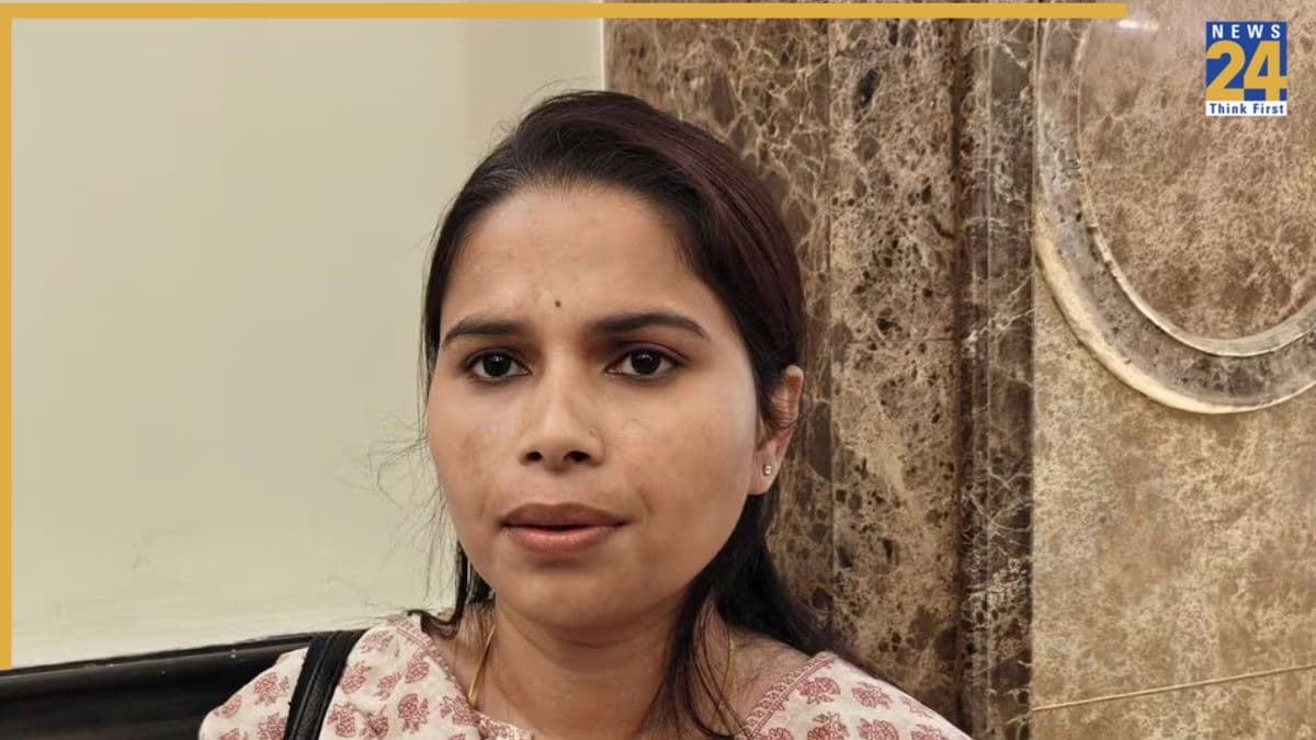 BJP में शामिल होने के सवाल पर क्या बोलीं पूजा पाल? यूपी DGP से मिलकर अभद्र टिप्पणी की शिकायत