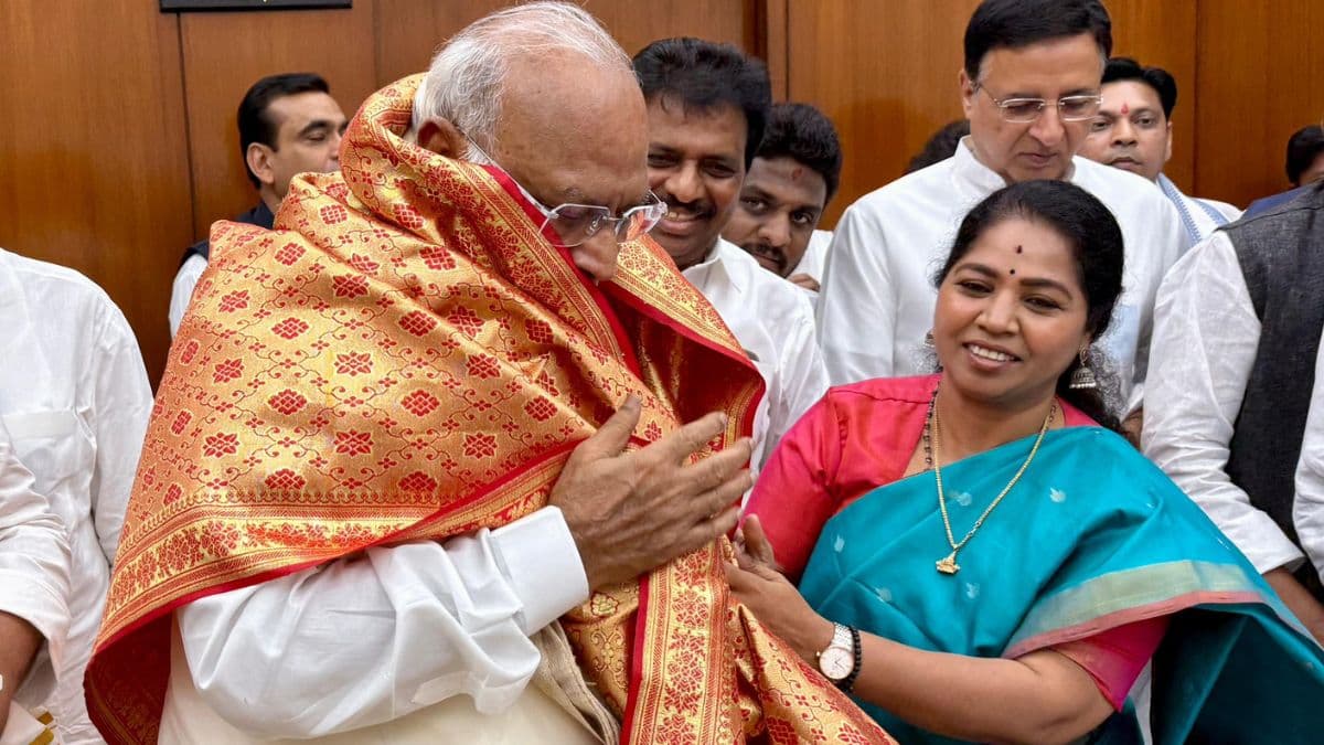 दूतावास के सामने महिला सांसद से लूटी सोने की चेन, गृह मंत्री को लिखा पत्र, 'कहां महसूस करें सुरक्षित ?'