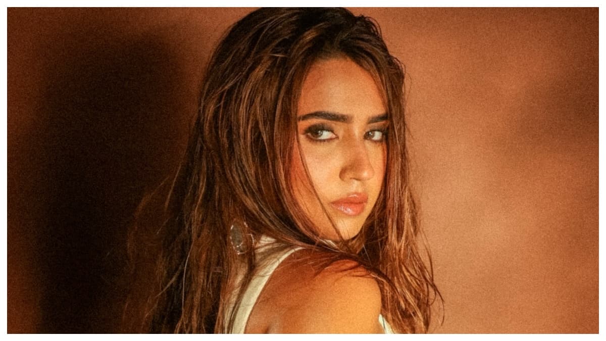 Roshni Walia कौन हैं? जो Son of Sardaar 2 में बनी Ajay Devgn की को-स्टार
