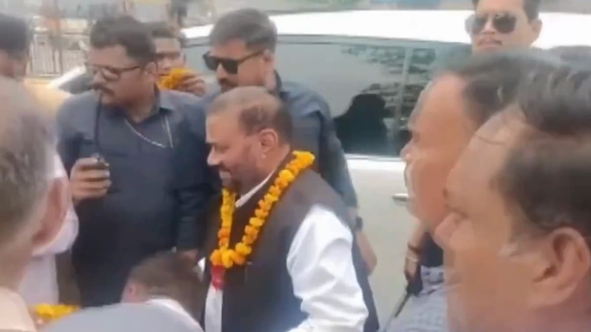 स्वामी प्रसाद मौर्य को थप्पड़ मारने वाले युवक गिरफ्तार, कौन हैं और क्यों किया हमला?