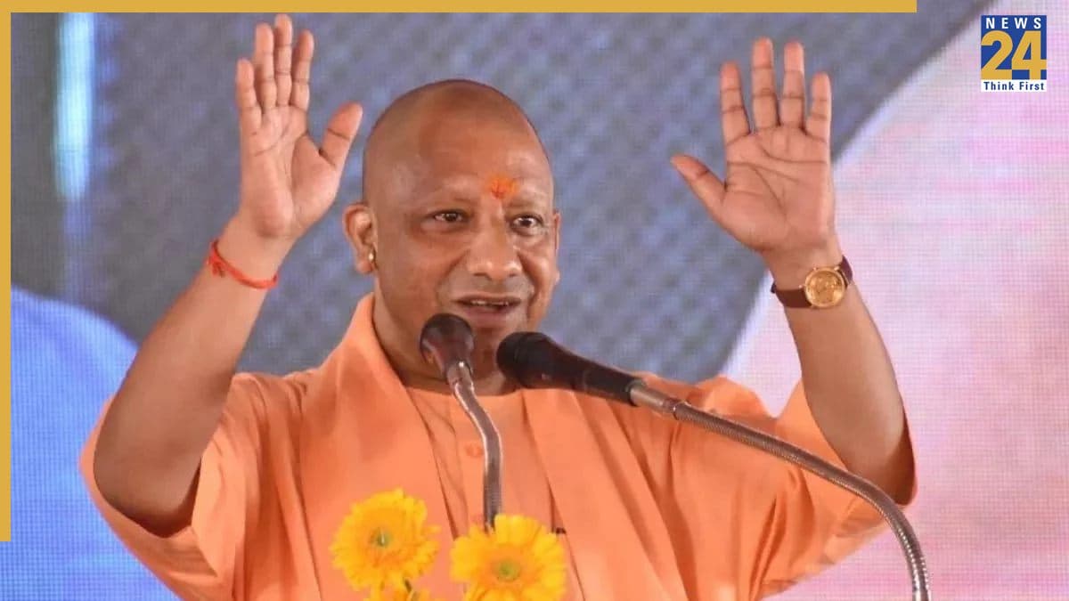 नवरात्र पर यूपी सरकार का बड़ा फैसला, फरवरी-मार्च के बजाय सितंबर में ही छात्रों को मिलेगी स्कॉलरशिप