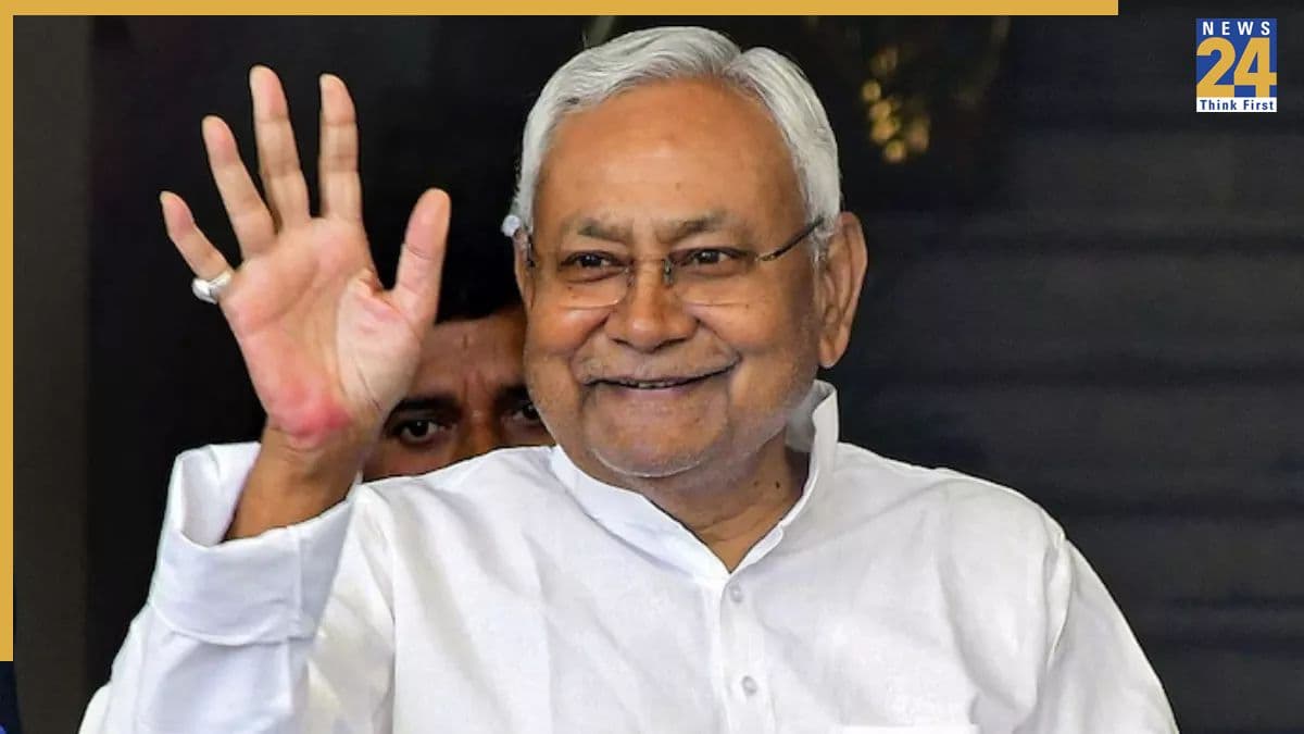 बिहार में चुनाव से पहले नीतीश कुमार का बड़ा ऐलान, 5 साल में 1 करोड़ रोजगार का वादा