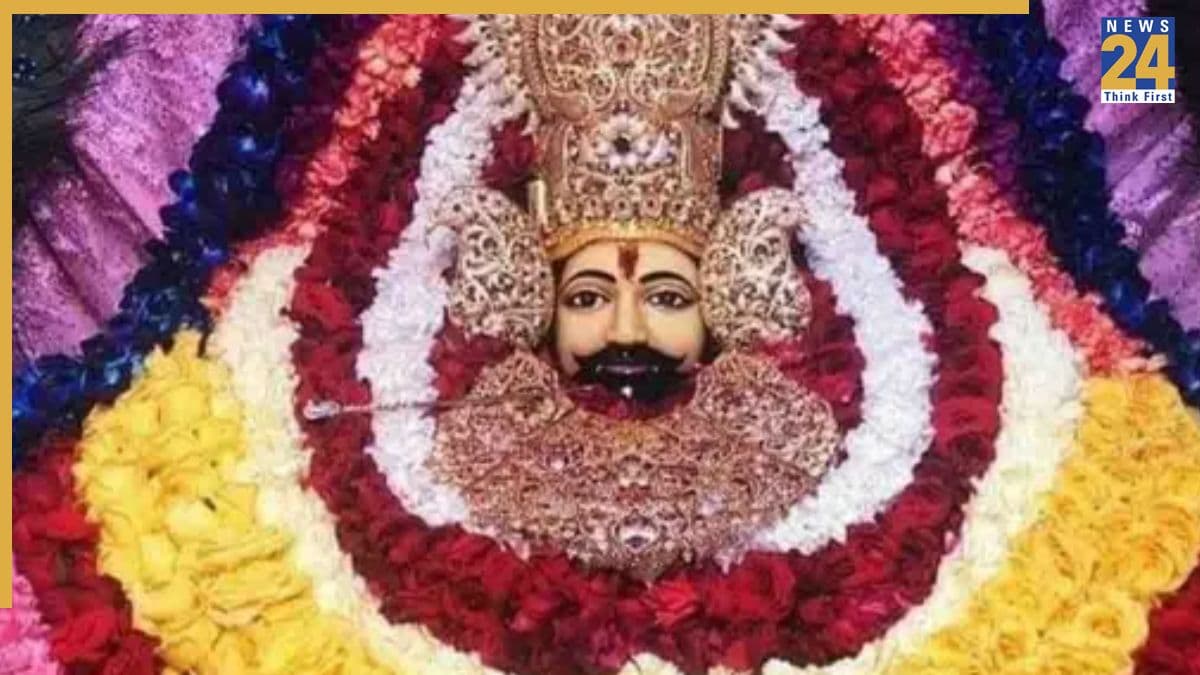 Khatu Shyam Chalisa And Aarti Lyrics: श्याम श्याम भजि बारंबारा.., बाबा खाटू श्याम को प्रसन्न करने के लिए करें चालीसा का पाठ