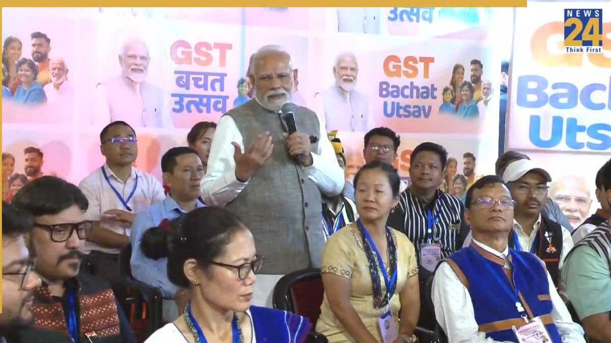 '11 साल में 25 करोड़ लोग गरीबी रेखा से बाहर', GST बचत उत्सव को लेकर पीएम मोदी ने देशवासियों के लिए लिखा पत्र