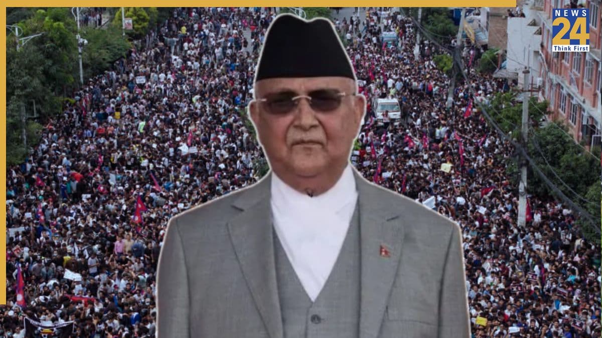 प्रदर्शन के बीच देश छोड़कर भाग सकते हैं नेपाल के पीएम, अब तक 3 मंत्रियों का इस्तीफा