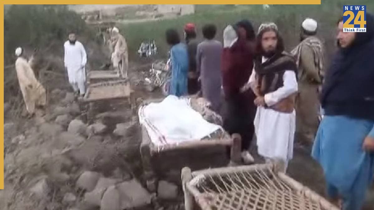 पाकिस्तान में एयर स्ट्राइक में 30 मौतों से भड़के लोग, बोले- मासूमों की क्या गलती थी, विरोध प्रदर्शन करेंगे