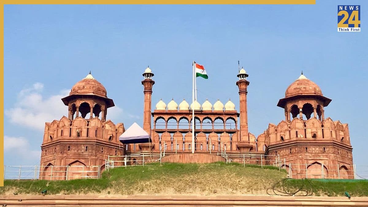 लाल किला परिसर में चोरी, 1 करोड़ की कीमत का सामान उठा ले गए चोर!