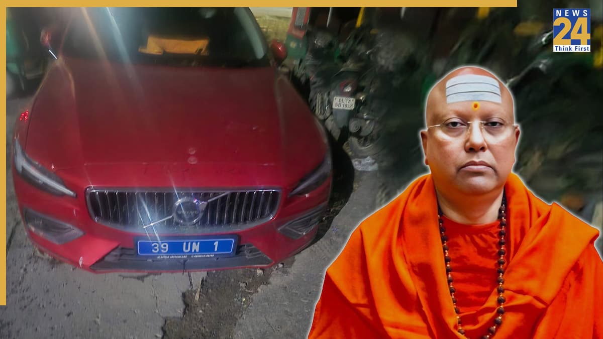 दिल्ली में 17 छात्राओं से छेड़छाड़, आश्रम के संचालक पर लगे आरोप, वॉल्वो कार की गई बरामद