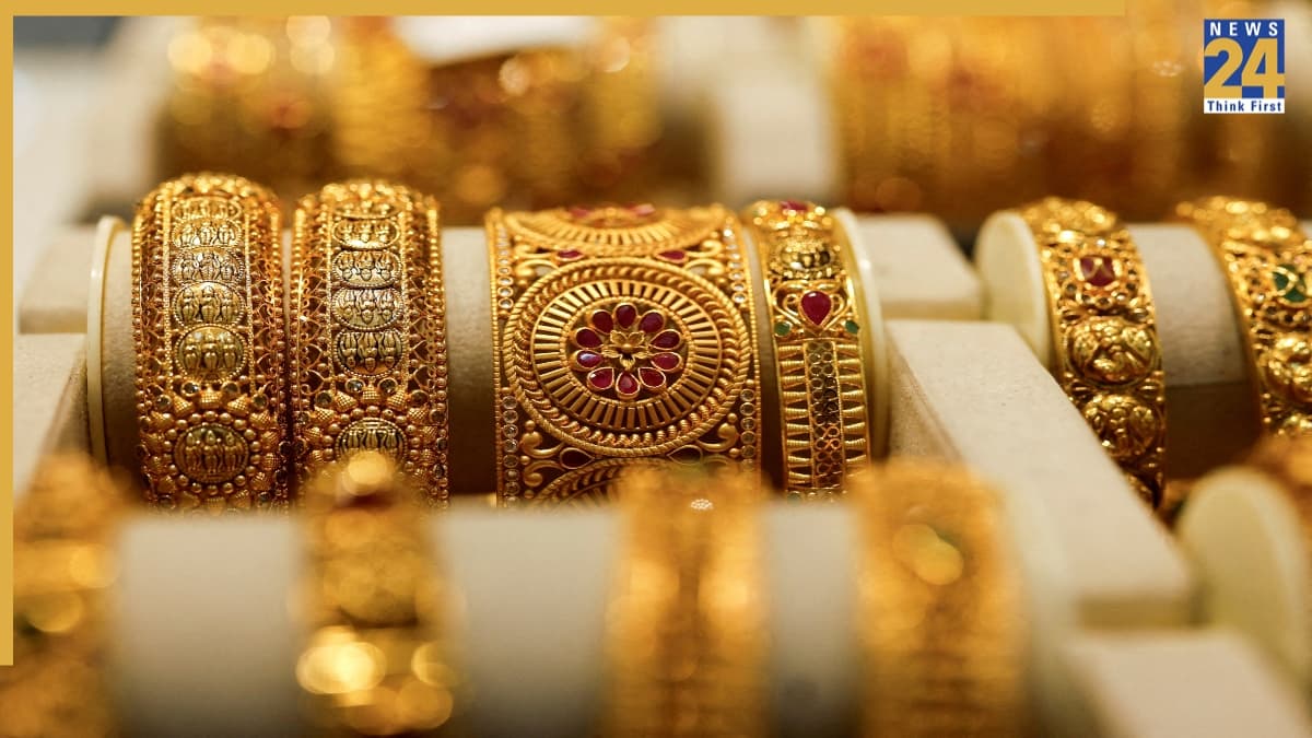 Gold Rate Hike: नवरात्र में क्यों इतना महंगा हो रहा सोना, एक्सपर्ट्स ने भी दी ये चेतावनी