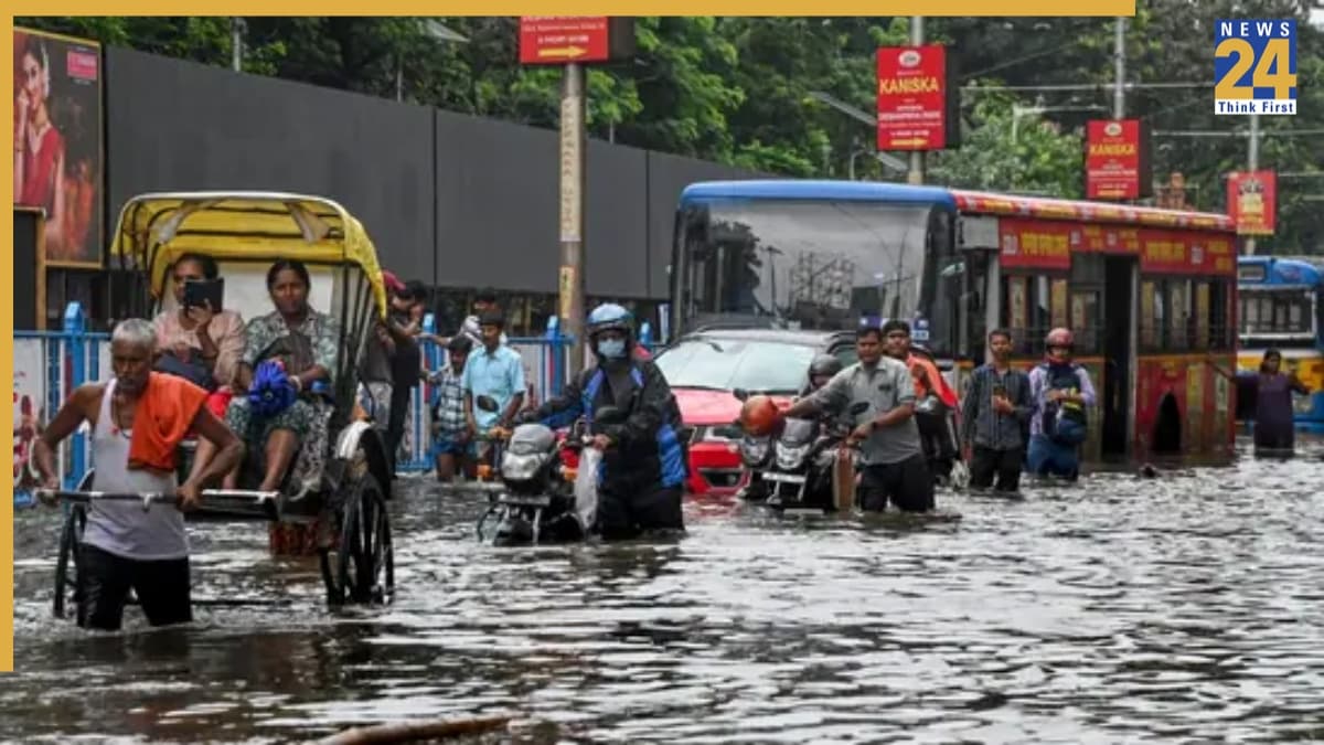 Kolkata Weather News: 30 फ्लाइट्स कैंसिल, स्कूल-कॉलेज बंद; अचानक पश्चिम बंगाल में क्यों हुई इतनी बारिश?