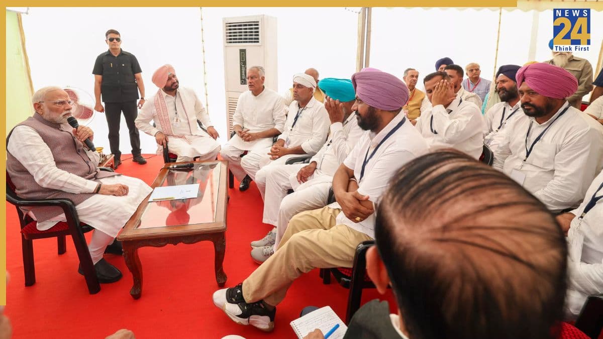 पंजाब को 1600 करोड़ रुपये की अतिरिक्त मदद की घोषणा, बाढ़ पीड़ितों से मिले पीएम मोदी