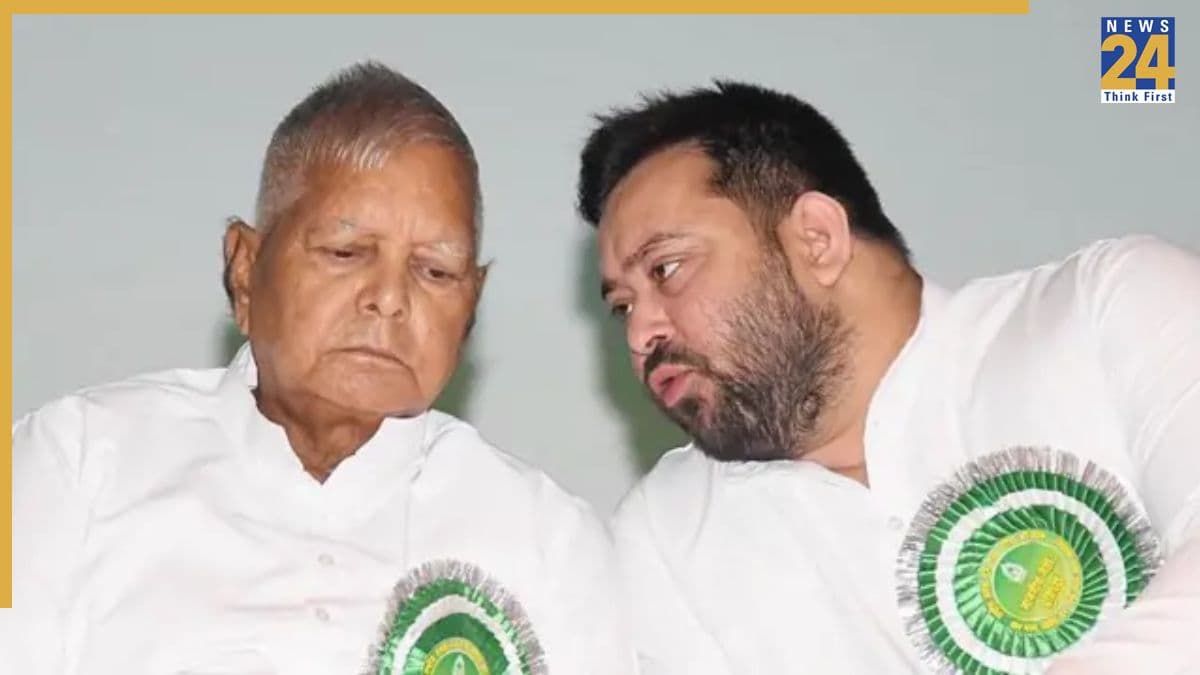 बिहार चुनाव से पहले RJD का बड़ा एक्शन, 10 बागी नेताओं को पार्टी से निकाला