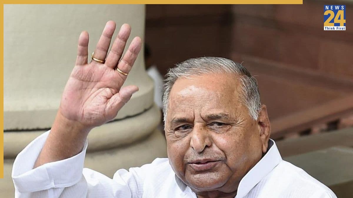 जब संसद में आगबबूला हुए थे Mulayam Singh Yadav, जानिए समाजवादी पार्टी के संस्थापक का सियासी सफर