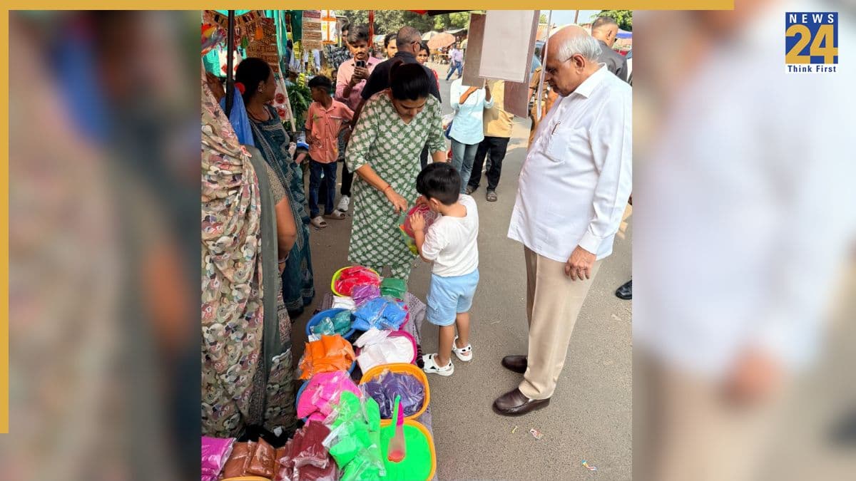 CM भूपेन्द्र पटेल गांधीनगर में अपने पोते के साथ बाजार में पहुंचे, दिपावली के लिए की खरीदारी