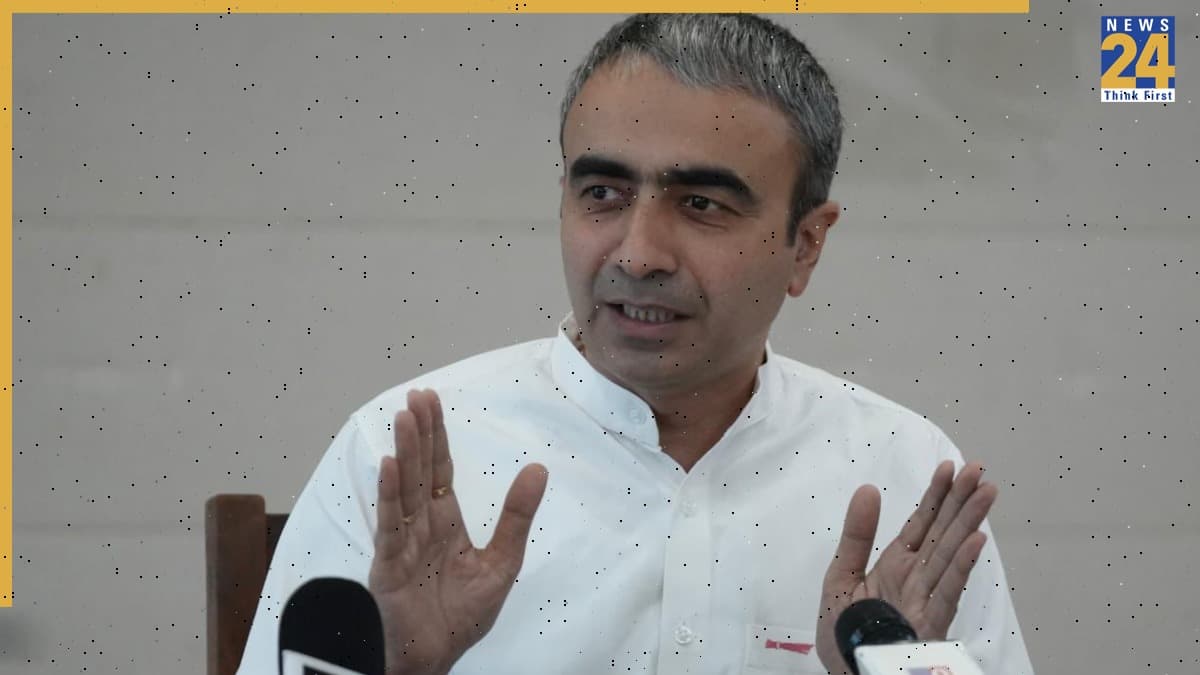 AAP नेता अनुराग ढांडा ने केंद्रीय मंत्री खट्टर पर अंबेडकर को लेकर दिए बयान पर साधा निशाना