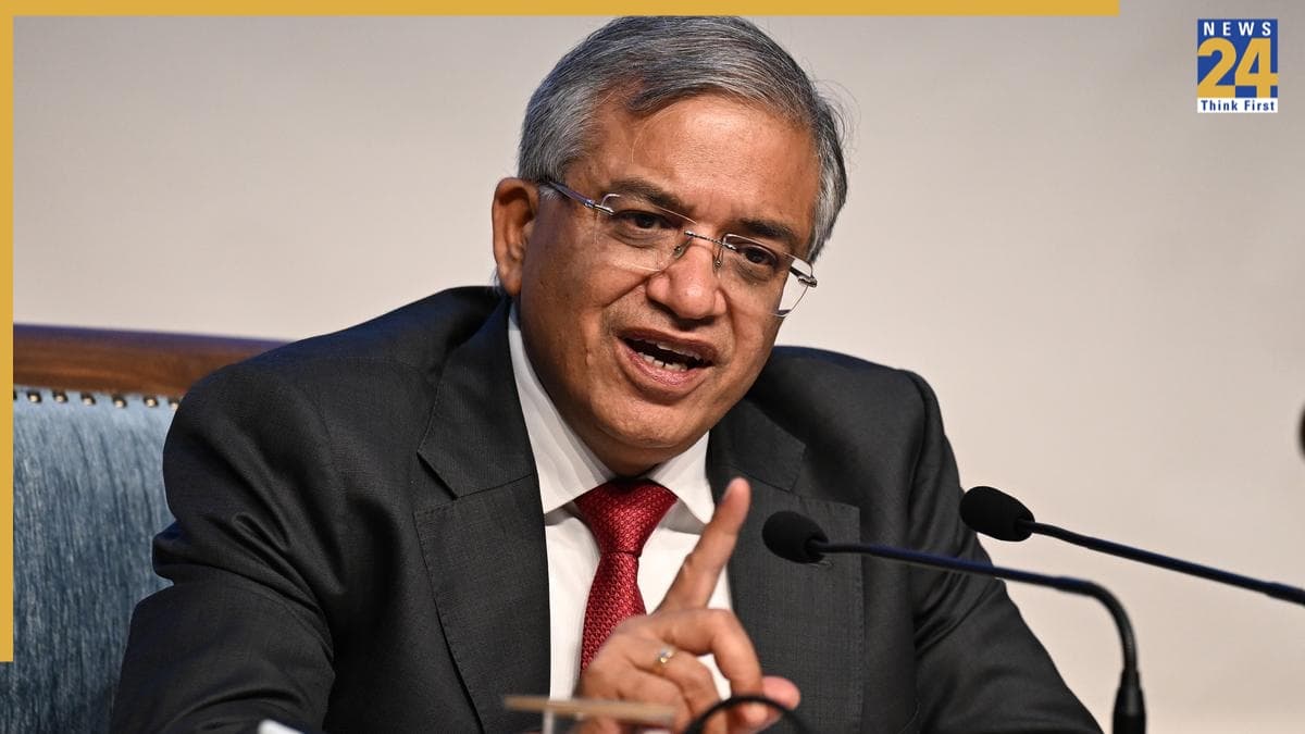 मुख्य चुनाव आयुक्त की नियुक्ति पर फिर गरमाई बहस, सुप्रीम कोर्ट की टिप्पणी के बाद चर्चा में आए ज्ञानेश कुमार