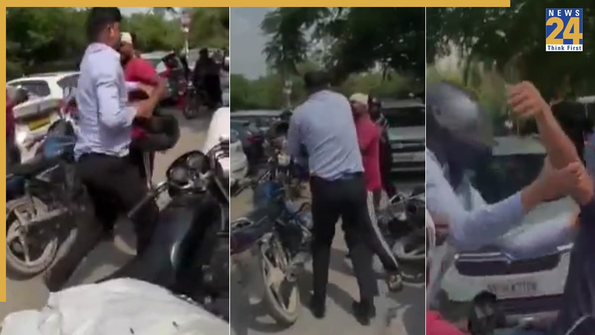 बीच सड़क भिड़े 2 गुट, हेलमेट से किए हमले… नोएडा से सामने आया मारपीट का वीडियो