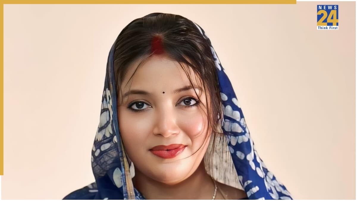 Jyoti Singh ने दी धनतेरस की बधाई, ट्रोल हुईं Pawan Singh की वाइफ