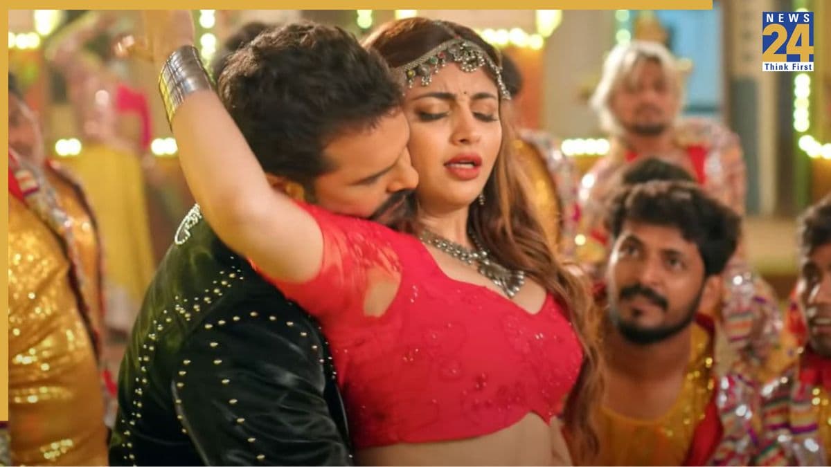 Bhojpuri Song: आकांक्षा पुरी की 'लाल घघरी' ने बरपाया कहर, खेसारी लाल यादव भी हार बैठे चैन-सुकून