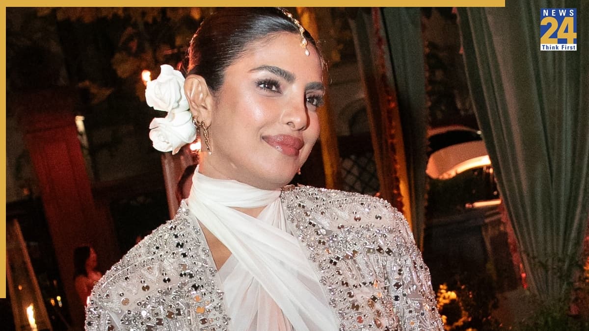 Priyanka Chopra के विदेश में दिखे देसी ठाठ, दीवाली पार्टी में नजर आया एक्ट्रेस का ग्लैमर