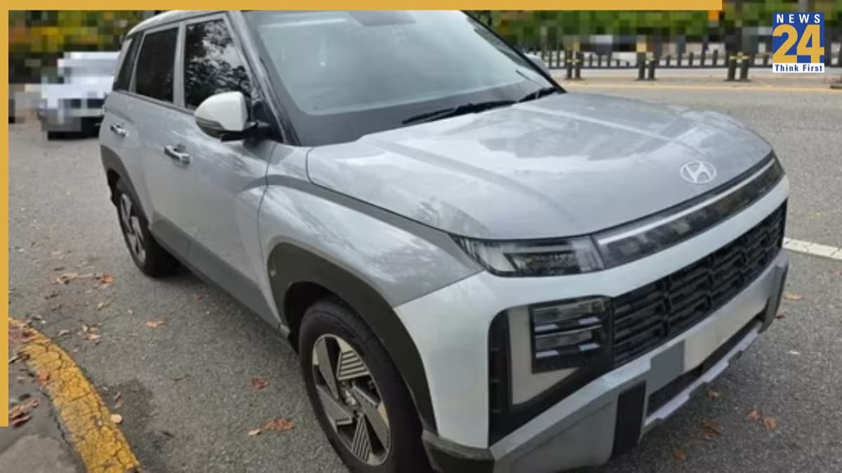 ADAS और डुअल स्क्रीन के साथ आ रही नई Hyundai Venue 2025, लॉन्च से पहले खुला फीचर्स का राज