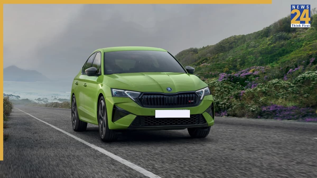 Skoda Octavia RS: लॉन्च होने से पहले ही सोल्ड आउट हुई, भारत में बेची जाएंगी सिर्फ इतनी गाड़ियां