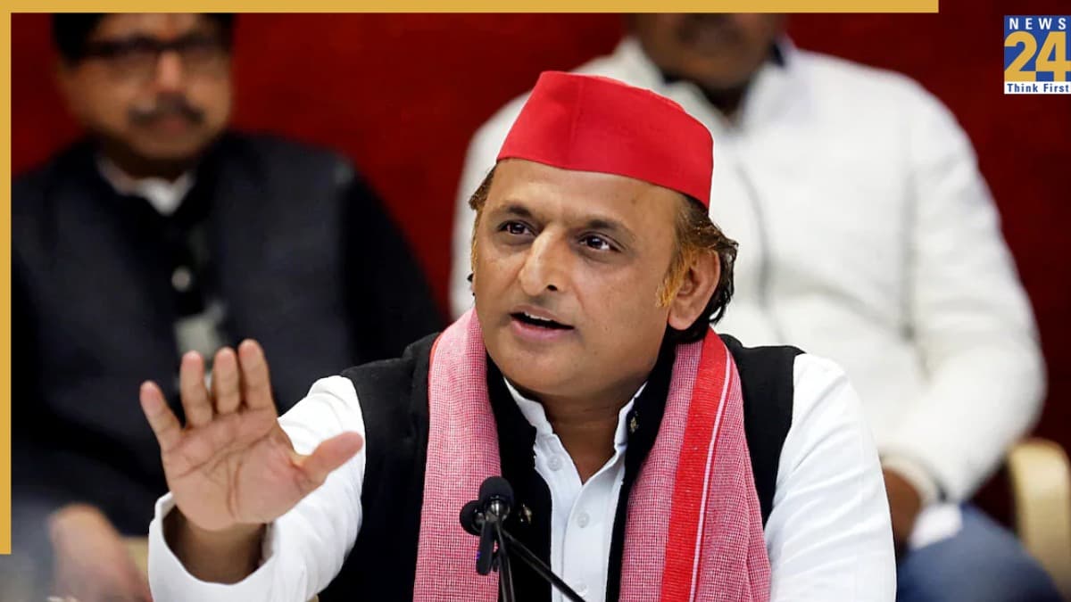 अखिलेश यादव का फेसबुक अकाउंट फिर से हुआ एक्टिव, सस्पेंड पर केंद्र पर क्यों लगा रहे आरोप?