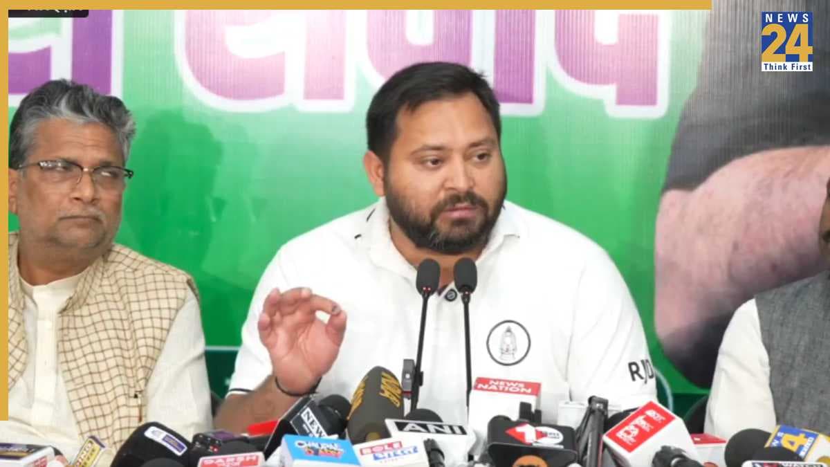 तेजस्वी यादव (1)