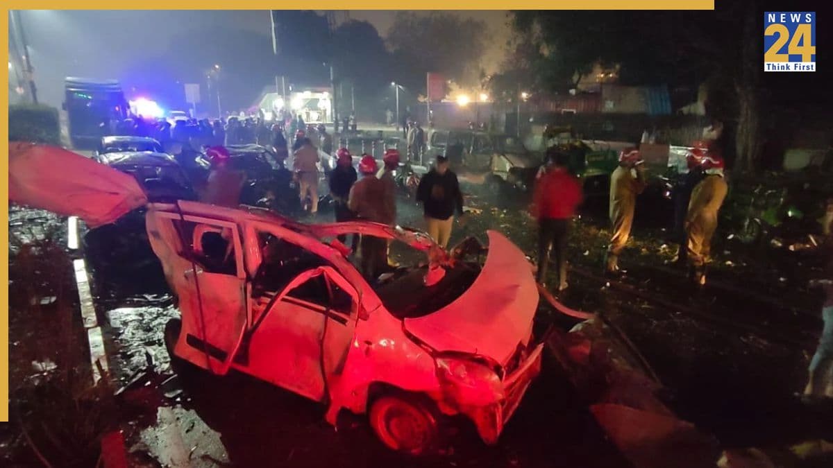 Lal quila blast, Lal quila bomb, bom blast, red fort, delhi bomb blast, blast in Delhi, Delhi news today, red fort blast, Delhi blast today, bomb blast in Delhi, Delhi red fort blast, blast in Delhi today, Delhi bomb blast today, Delhi explosion, Delhi car blast, Delhi blast news today, Delhi on high alert