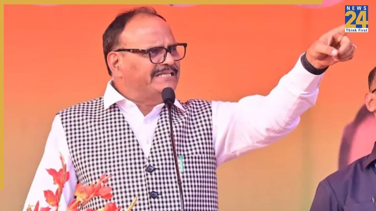 UP के डिप्टी CM ब्रजेश पाठक ने अखिलेश यादव पर साधा निशाना, बोले 'हमारी सरकार घुसपैठियों को राज्य से बाहर भेजेगी'