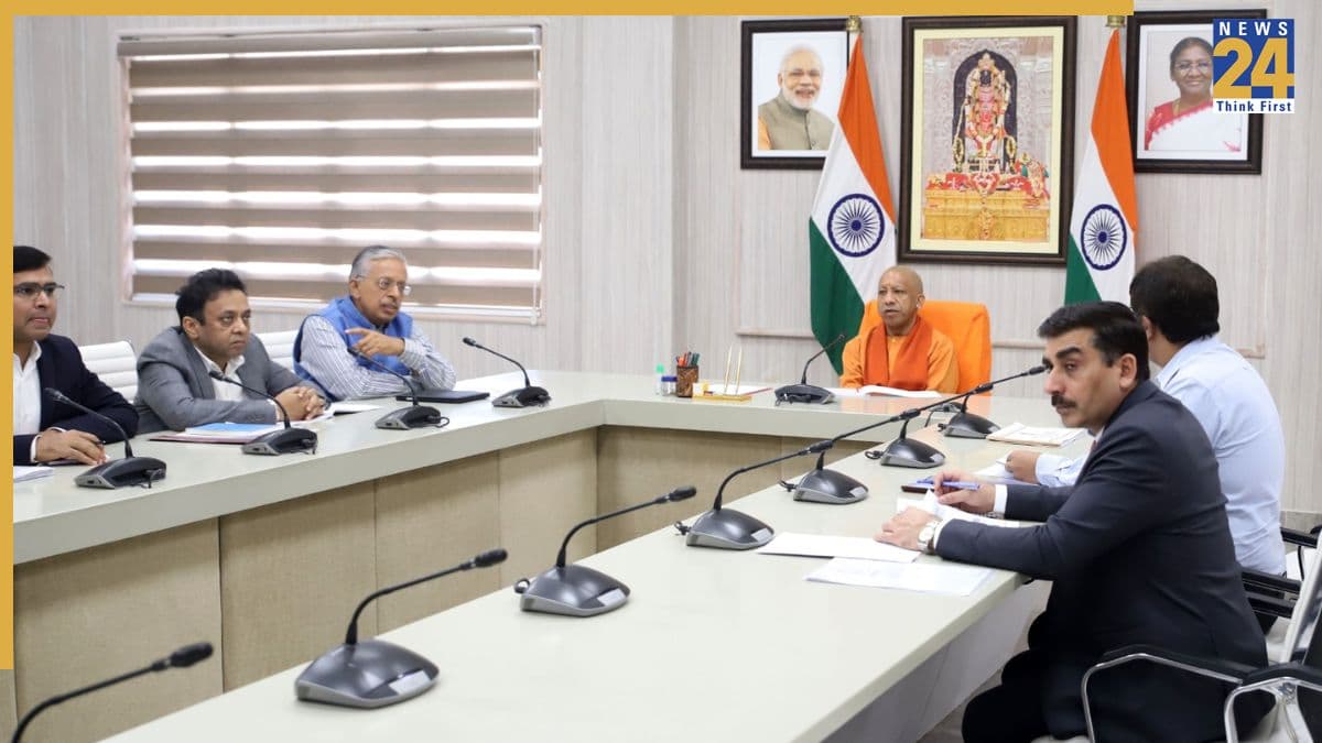 Lucknow News, UP Latest News, UP CM, CM Yogi Adityanath, Uttar Pradesh, Meerut, Mathura, Vrindavan, Project, लखनऊ न्यूज, यूपी ताजा खबर, यूपी सीएम, सीएम योगी आदित्यनाथ, उत्तर प्रदेश, मेरठ, मथुरा, वृंदावन, परियोजना
