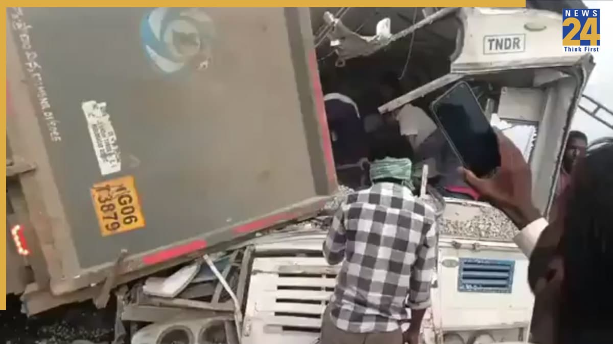तेलंगाना में रॉन्ग साइड डंपर ने रोडवेज को मारी टक्कर, 20 लोगों की मौत, पीएम ने 2-2 लाख मुआवजे का किया ऐलान