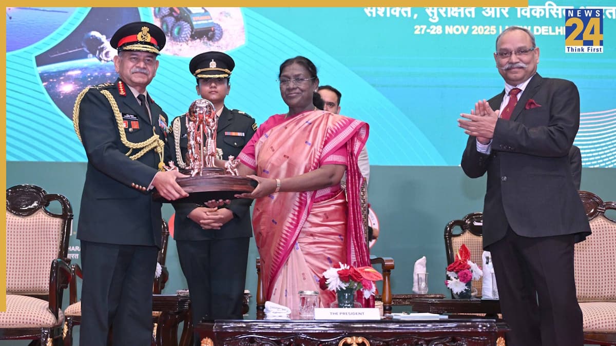 चाणक्य डिफेन्स डायलॉग-2025: राष्ट्रपति द्रौपदी मुर्मू बोलीं- 'राष्ट्रीय विकास में भी अहम योगदान दे रही हमारी सेनाएं'