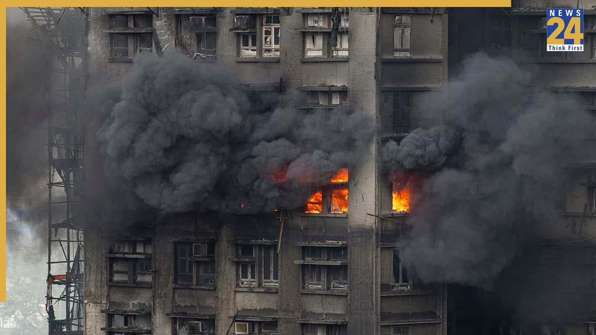 Hong Kong Fire: हांगकांग की बिल्डिगों में कैसे लगी आग, खुल गया राज! इस एक गलती ने ले ली 55 लोगों की जान