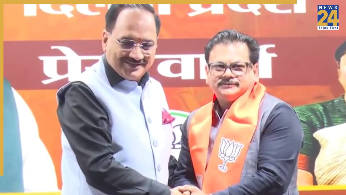 दिल्ली में AAP को बड़ा झटका, पार्टी के प्रदेश उपाध्यक्ष राजेश गुप्ता ने ज्वॉइन की BJP