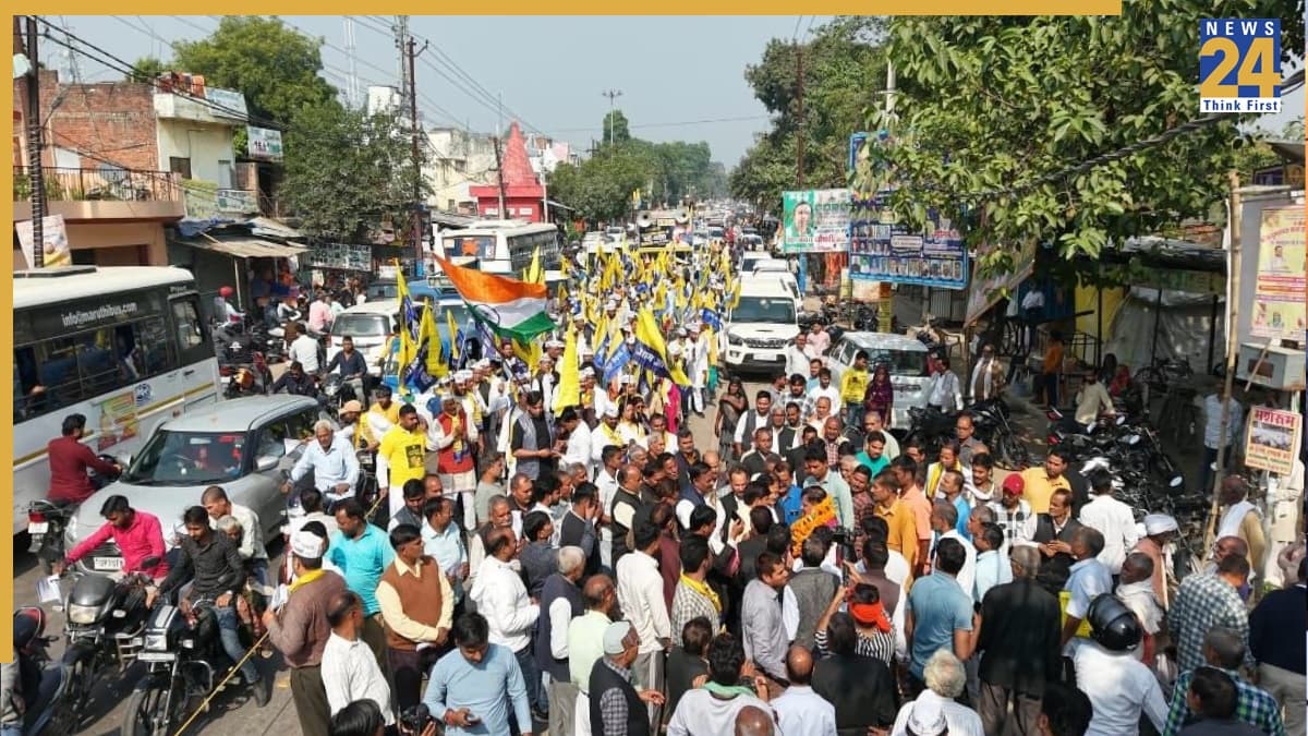 “रोज़गार दो–सामाजिक न्याय दो” आप की पदयात्रा के तीसरे दिन उमड़ा जनसैलाब, युवाओं का सरकार पर गुस्सा फूटा